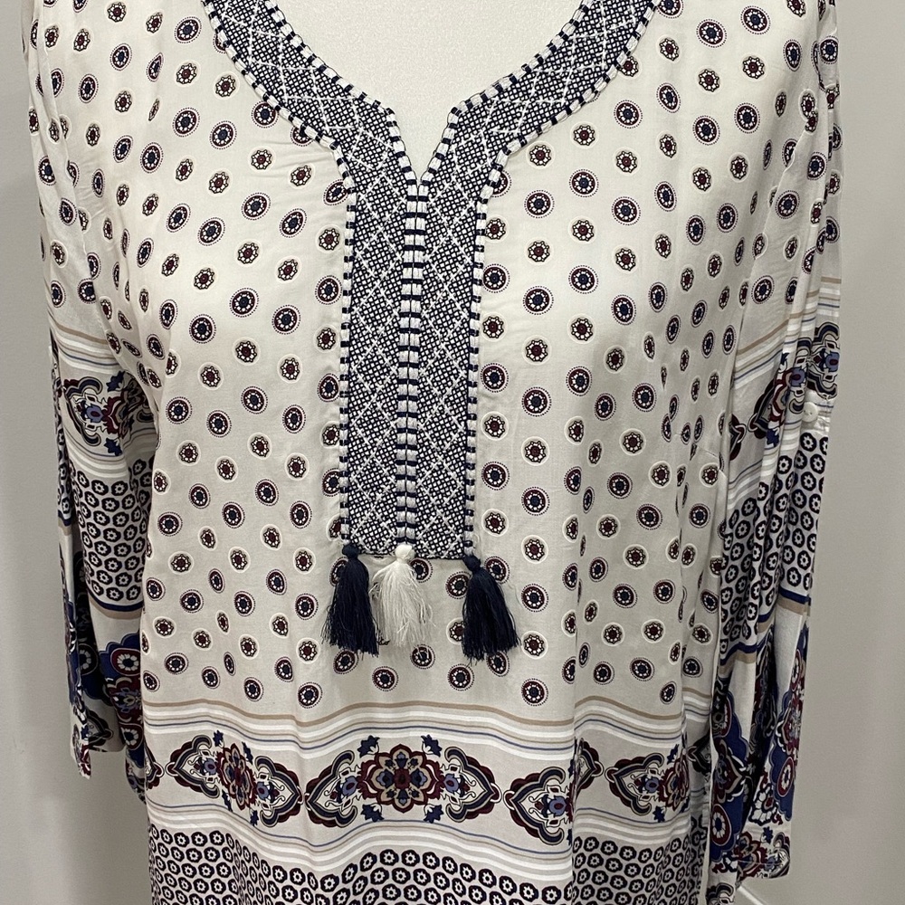 Elegant Navy and White Women's Tunic Top - Picture 2 of 5